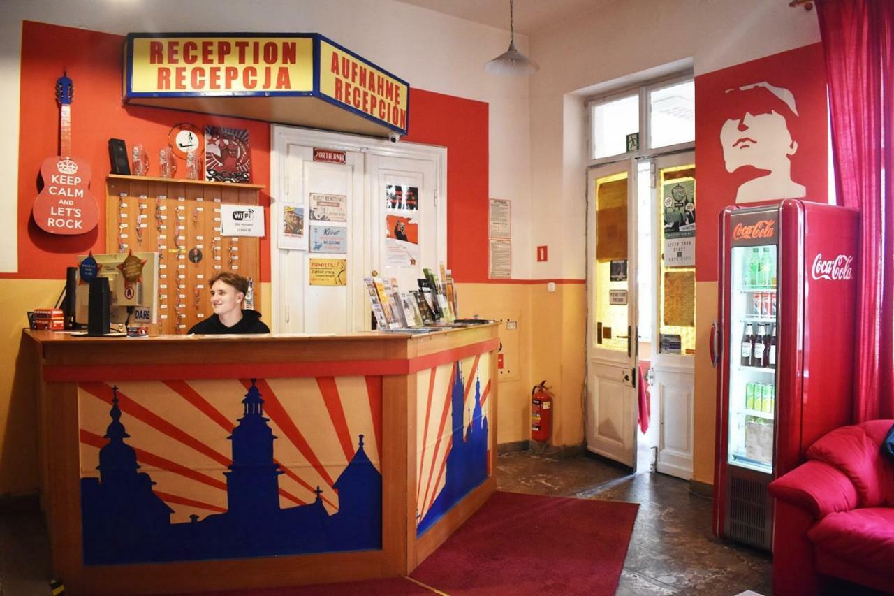 Good Bye Lenin Pub & Garden Hostel 克拉科夫 外观 照片